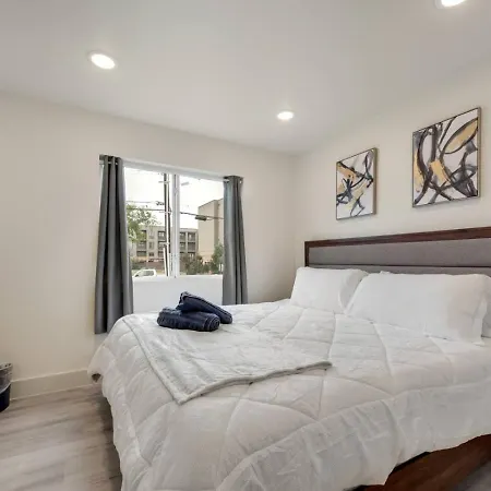 New! Modern Comfort 5 Min From Downtown & Deep Ellum